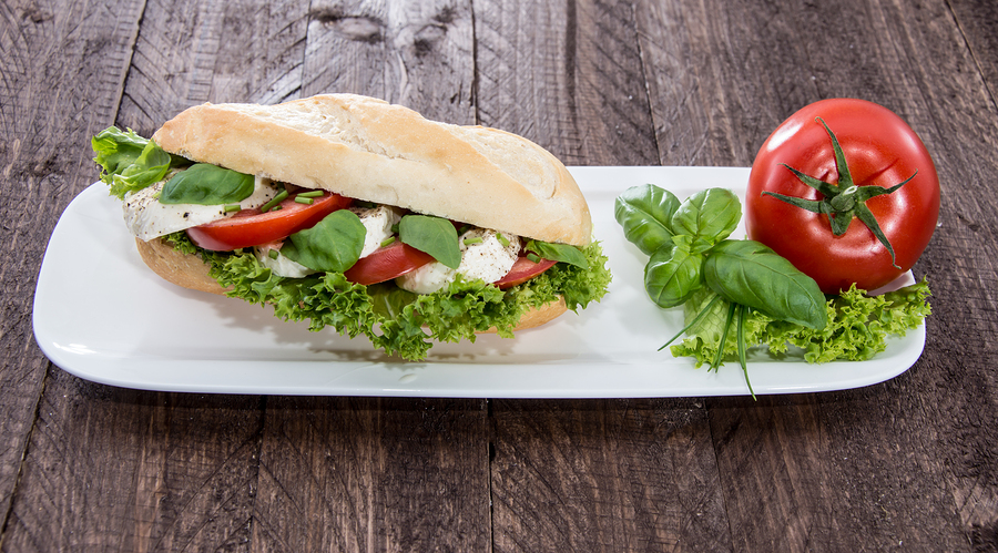 Baguette de mozzarella con hierbas finas