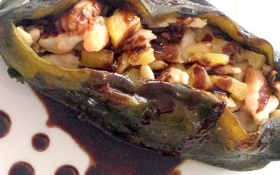 Chile relleno de piña y piñón