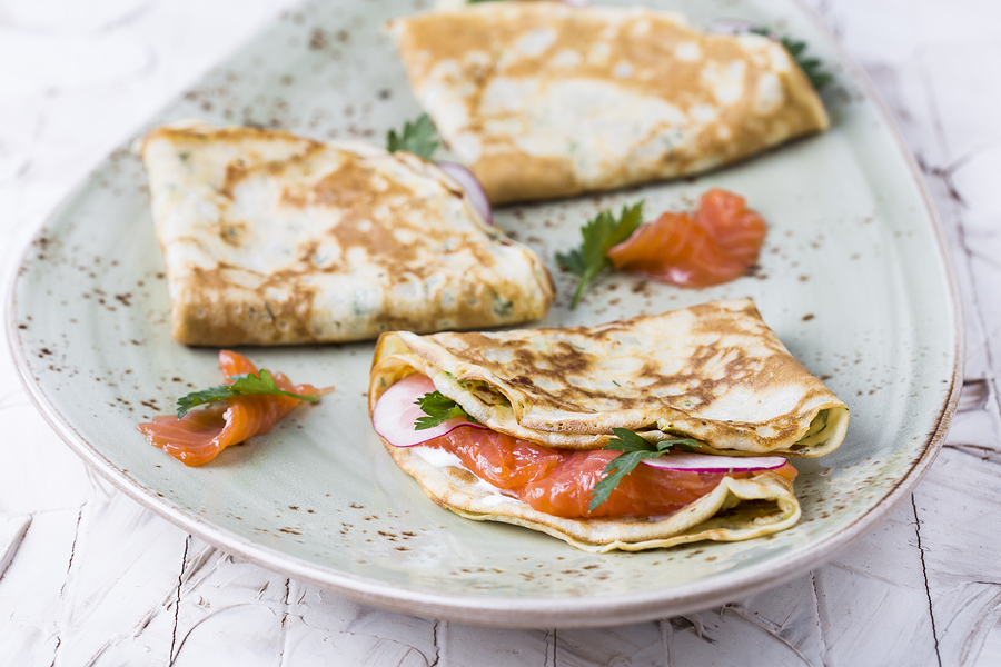 Crepas de salmón con queso crema