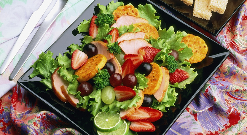 Ensalada de frutas con jamón