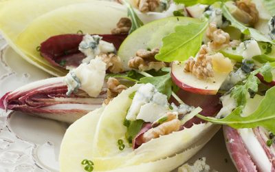 Ensalada con nuez y queso azul