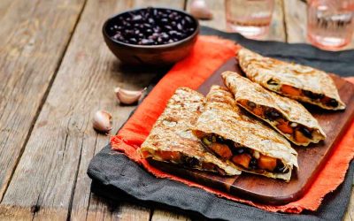 Quesadillas de frijol con jitomate