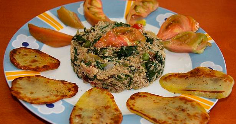 Salteado de hortalizas y frutos secos con cous cous