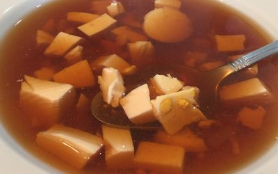 Sopa de tofu con salsa de soya