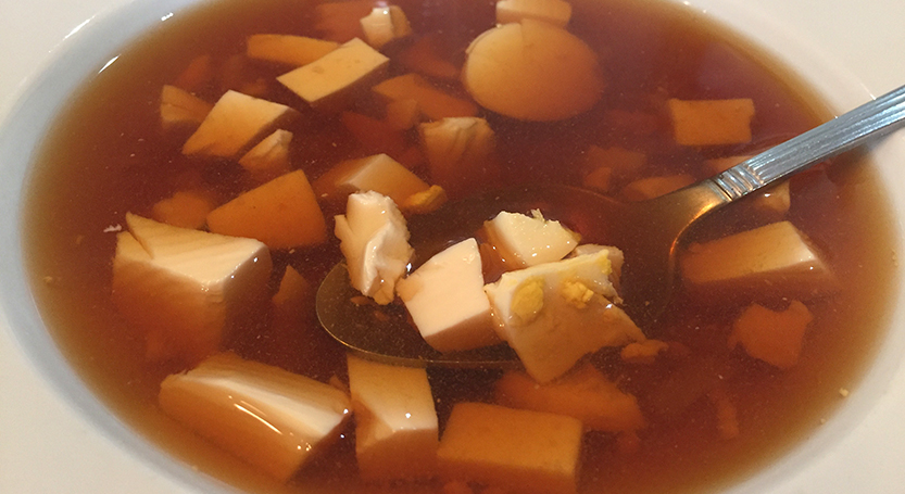 Sopa de tofu con salsa de soya