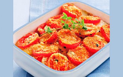 Tomates y patatas gratinadas con orégano