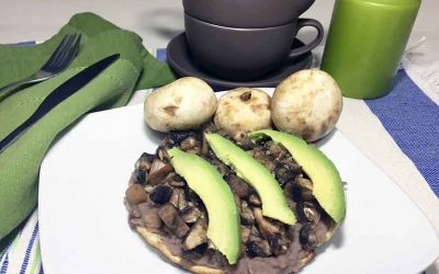 Tostadas de champiñón con frijol