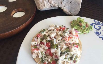 Tostadas de nopal y camarón en salsa de habanero