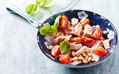 Ensalada fresca de atún con frijoles