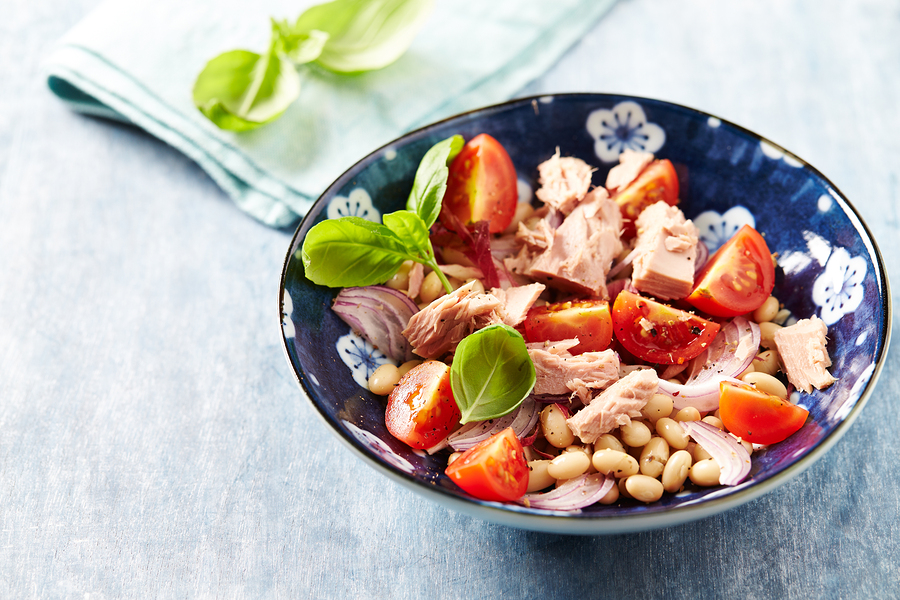 Ensalada fresca de atún con frijoles