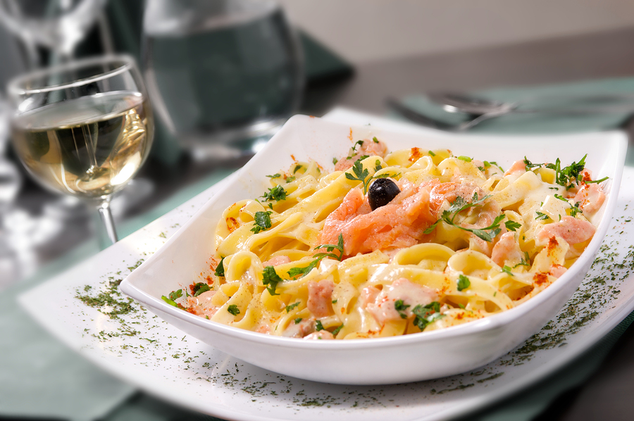 Linguini con salmón y caviar