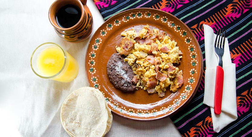 Huevos revueltos con tortilla