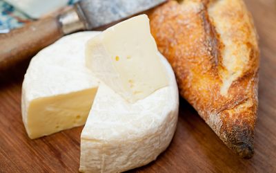 Baguette con queso brie