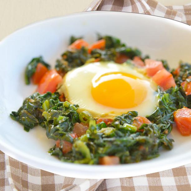 Huevo con verduras